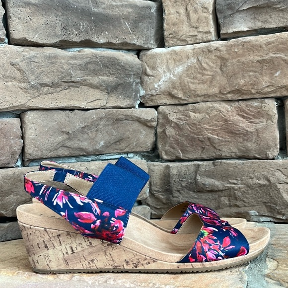 Life Stride Shoes - Life Stride Maldives Floral Cork Wedge Sandal / SZ 11